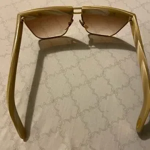 Vintage Gianni Versace Perspective 402 sunglasses 80’s. Versace 402 733 Perspectives White Sunglasses main image 3